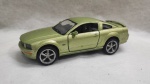 Miniatura de carrinho Kinsmart Ford Mustang GT 2006, escala 1/38