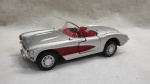 Miniatura de carrinho Maisto Chevrolet Corvette 57', escala 1/39