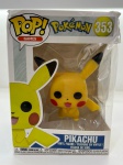 Funko Pop - Pokemon ( Pikachu ) na caixa, no estado das fotos
