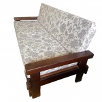 Sofá cama em madeira de lei, colchão e encosto com espuma estofada, base treliçada, encosto removível. Braços possui manchas. Medidas: 90 cm de alt x 83 cm de larg e 203 cm de comp. ATENÇÃO RETIRADA EM PETRÓPOLIS.
