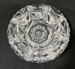 Cinzeiro em cristal lapidado. Medidas: 5 x 15 cm