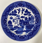 Prato  em faiança japonesa com decoração azul e branco, acompanha arame para parede.  Medidas: 15 cm