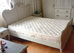 Antiga cama casal em laca cinza. Medidas  da cabeceira: 126 x 155 cm . ATENÇÃO: RETIRADA EM PETRÓPOLIS