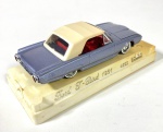 COLECIONISMO- FORD T BIRD 1961-  Antigo carrinho de coleção, marca francesa SOLIDO na caixa original. Medidas do carrinho : 3 x 12 x 4 cm