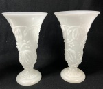 OPALINA BACCARAT- SÉCULO XIX- CATALOGADO -Par de vasos em opalina Baccarat, catalogado no catálogo Baccarat. Medidas: