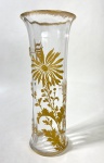 BACCARAT- SÉCULO XIX- Belíssimo e raro vaso em cristal Baccarat, translucido com decoração de fores em ouro, catalogado no livro OLD BACCARAT. PERFEITO ESTADO Medidas: 
