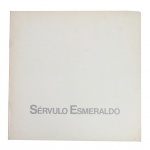 Sérvulo Esmeraldo: 10 anos. São Paulo: Galeria Skultura, 1986. Catálogo da exposição comemorativa realizada na Galeria Skultura, entre 18 e 29 de novembro de 1986, apresentando esculturas de Sérvulo Esmeraldo em celebração aos dez anos de atividade da galeria.