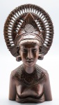 ESCULTURA - Linda escultura, balinesa, representando DEUSA. Alt. 16 cm.