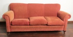 MOBILIÁRIO - Antigo sofá de 3 lugares, estofado em tecido grosso vermelho. Med. 80x180x86 cm. Marcas do tempo e de uso. OBS.: Móveis UsadosLote de móvel antigo e usado, podendo apresentar marcas de uso e desgaste natural do tempo. Há possibilidade de danos ocultos e ou outras imperfeições.Não há garantia ou possibilidade de devolução após a aquisição. Recomenda-se inspeção prévia.