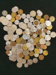 LOTE DE MOEDAS DIVERSAS,  APROXIMADAMENTE 550GR.MOEDAS EM BOM ESTADO, PORÉM COM PÁTINA E MARCAS DO TEMPO.