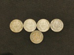 PRATA - LOTE DE 5 MOEDAS 2000 REIS - SÉRIE MOCINHA ANO 1924.MOEDAS MUITO BEM CONSERVADAS, PORÉM APRESENTAM PÁTINA DO TEMPO, VENDIDAS NO ESTADO DESCRITO. SE AINDA HOUVER DÚVIDAS, ESCLARECER ANTES DA DO LEILÃO.