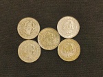 PRATA - LOTE DE 5 MOEDAS 2000 REIS - SÉRIE MOCINHA ANO 1924.MOEDAS MUITO BEM CONSERVADAS, PORÉM APRESENTAM PÁTINA DO TEMPO, VENDIDAS NO ESTADO DESCRITO. SE AINDA HOUVER DÚVIDAS, ESCLARECER ANTES DA DO LEILÃO.
