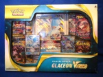 POKÉMON - Glaceon-V-ASTRO - Box Coleção Especial - Glaceon-V STAR Special Collection - COPAG `Fechado` - Industria Brasileira - Esta caixa contém: 1 Carta promocional de Glaceon V!1 Carta promocional com textura especial de Glaceon V-Astro!1 Carta extragrande com textura especial de Glaceon V-Astro!1 Marcador V-Astro!8 Pacotes de booster de Pokémon Estampas Ilustrada!1 Carta Codificada para o novo pokémon estampas ilustrada live ( colecionismo, colecionador, jogos, animes, estratégia)