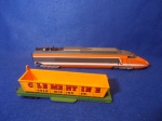 Ferromodelismo - 02 itens diversos para peças de reposição, contém 01 trem eletrico com a parte frontal quebrada Restauro e 01 vagão de carga para restauro - marcas diversas para restauro - Trens Elétricos - Escala HO - no estado, não testado (Ferromodelismo, Trenzinho, Brinquedo, Colecionismo, Ferrovias)