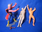 Bonecos anos 70 - MARVEL - Fabrc. ATMA - Fragmentos de bonecos para restauro, plástico - lote com 03, sendo eles: Thor, Namur e Homem Aranha - NO ESTADO (promocionais, brinquedo, indústria brasileira, colecionismo)