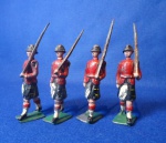 Soldadinhos de Chumbo anos 70 - lote com 4 - 6 cm.- fabricação artesanal, pintura original à mão, braço removivel - NO ESTADO - (brinquedo, militaria, colecionismo)