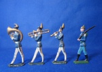 Soldadinhos de Chumbo anos 70 - lote com 4 - 7 cm.- fabricação artesanal, pintura original à mão, braço removivel - NO ESTADO - (brinquedo, militaria, colecionismo)