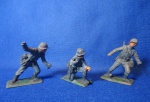 Brinquedo GULLIVER Soldadinhos, anos 70 - Soldados, lote com 3 pças em plástico injetado ` item para restauro` - NO ESTADO - (colecionavel, militaria, miniatura)