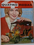 Revista Quatro Rodas Nº 20   1962    Uma edição rara e cheia de charme da era dourada do automobilismo. Capa com o modelo de um carro antigo e o título Automóveis de dois mundos, refletindo o diálogo entre estilos e tecnologias de diferentes países. Destaque também para a provocativa matéria Adianta correr?, que instiga o leitor a refletir sobre velocidade e segurança. Uma peça valiosa para colecionadores e apaixonados por história automotiva.