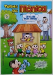 Turma da Mônica em "Um Clube Para Todos!" celebra a inclusão, cidadania e a importância da Educação Fiscal de forma lúdica e acessível. Com os personagens clássicos como Mônica (com seu inseparável Sansão), Cebolinha, Cascão, Magali e outros, a história se passa em um clube comunitário onde todos têm espaço para brincar, aprender e conviver. A presença de um personagem adulto reforça o papel da orientação e do exemplo na formação dos valores sociais.