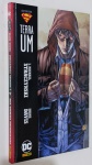 Superman: Terra Um J. Michael Straczynski e Shane Davis apresentam uma versão moderna e mais humana do Homem de Aço. Parte da linha Earth One, esta graphic novel mostra Clark Kent lidando com dúvidas, identidade e escolhas antes de se tornar Superman. Uma releitura poderosa e acessível do mito.