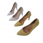 Dois pares de sapatos femininos nº 37 salto agulha, um branco com poa creme by Loucos & Santos e um amarelo by Luz da Lua, novos.