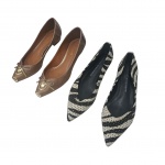 Dois pares de sapatos femininos de salto baixo um na cor caramelo nº 37 by Luz da Lua e outro Zebra by Jorge Bischoff nª 36.