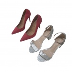 Dois pares de sapatos femininos um salto agulha nº37 na cor Magenta by Datelli e uma sandália dourada salto bloco nº 36.