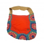 Bolsa feminina executada em tecido e crochê by  Flô Maria, 44 x 40 cm. (sem a alça).