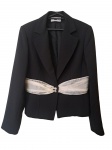 Blazer feminino Tam. 42 na cor preta com cinto em organza by PR, ombro 41, Com. 51 cm.