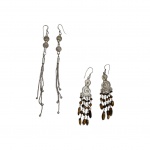 Dois pares de brincos em prata um deles com pedrinhas olho de tigre, 18,7 g.