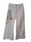 Calça comprida feminina Tam. 42 pantalona Wild Flowers com apliques de strass by Carmem Steffens72% algodão, 26% poliéster e 2 % elastano, Cintura 76, Com. 100 cm.