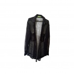 Camisa feminina, Tam. M. by Lança Perfume Easy  de malha preta gola e bolsos arrematados em couro sintético, 2 bolsos laterais, Com. 88 cm.