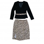 Tailleur de veludo e oncinha, ombro 40, Com. 57, cintura 37, Com. 40 cm.