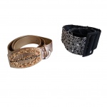 Dois cintos femininos, um preto bordado com vidrilhos e pedrarias e outro dourado sem uso by Carmem Steffens.