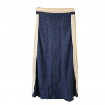 Saia Tam. G. by Carmem Steffens em malha rendada azul, laterais e cintura em malha nas cores rosa e branco, cintura 39, Com. 90 cm.