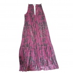 Vestido  longo em poliéster nas cores rosa e preto com brilho com alça  e cinto em metal prateado. Com. 133 cm.