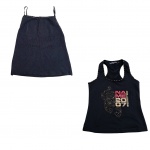 Duas camisetas femininas Tam. P. em poliéster, uma com tacheado dourado no decote, frontal e costas  e animal print e outra de alcinha com lantejoulas e vidrilhos,