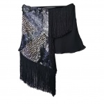 Saia Tam. P. em poliéster by Caos, bordada com lantejoulas, aros metálicos e franjas Cintura 36, Com 34 e 56 cm.