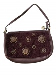 Bolsa feminina by Luiza Barcelos na cor café com bordados formando mosaico em vidrilhos e botões, 23 x 14 cm.