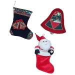 Três enfeites Natalinos, 2 botas e um coração em tecido, 36 x 30 a  46 x 26 cm.