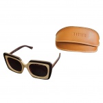 Óculos de sol feminino By Carmim, bicolor na tonalidade bege e bordô modelo CRM42323 C3 55 20  146 Polarized, acompanha case original.