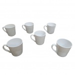 Seis xícaras para chá em porcelana branco leitosa, Alt. 8, Diam. 7 cm.