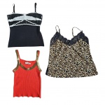 Três camisetas femininas com alcinhas, Tam. M, Anne  Blanc, duas com lantejoulas.