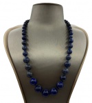 Colar em degradê pedra de lápis lazuli, fecho em metal prateado. Comprimento ajustável aberto: 54,5-59cm