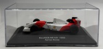 Colecionismo - Carro de F1 McLauren MP 4/8, ano 1993 pilotado por Ayrton Senna, ano 1993. Escala 1:43 Acompanha suporte e caixa acrílica. Altura: 6cm Comprimento: 15cm Largura: 8cm