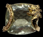 Anel em ouro 18k cravejado por berilo verde e brilhantes. Aro: 17 Peso: 8,7g
