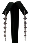 Par de brincos "argola articulada" em prata de lei cravejado por zircônia brancas. Comprimento:   6cm