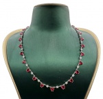 Lindo colar riviera modelo faca em prata de lei cravejado por zircônias cor de rosas lapidação coração e brancas lapidação brilhante. Comprimento: 45cm