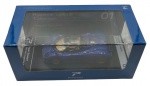 MINIATURA - Carro em metal modelo Pagani Zonda F, cor: Argentina Blue, pneus em borracha. Pneus em borracha. Em embalagem acrilíca lacrada. Marca: PosterCars Escala 1:64